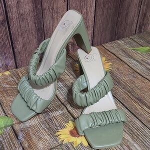 Elegant Green Women's Heels